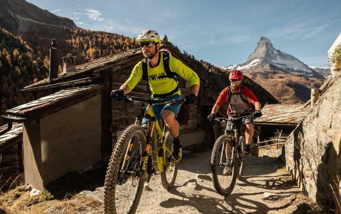 Biken im Herbst in Zermatt - © Zermatt Tourismus